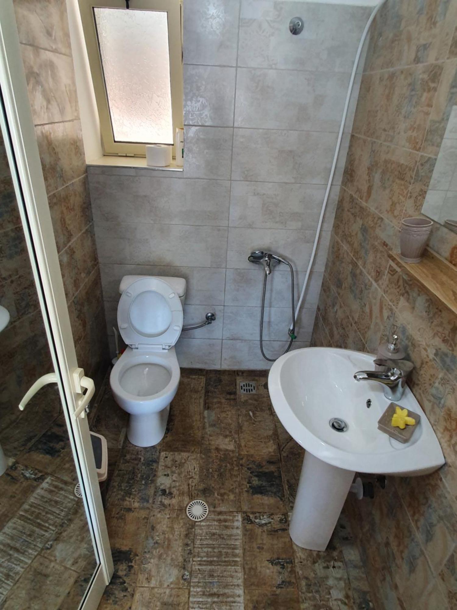 Aira Apartment Himare Exterior photo